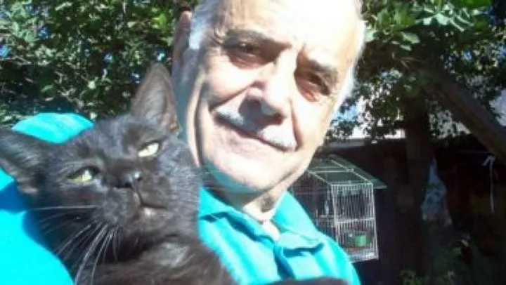 El jubilado se habría resistido a un robo en su vivienda.