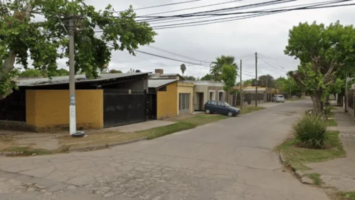Conmoción por el asesinato de una jubilada de 82 años en Capitán Bermúdez, Santa Fe (Imagen: captura Google Street View).