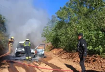 El Soberbio: un auto se incendió por completo en el barrio Bella Vista, sin heridos