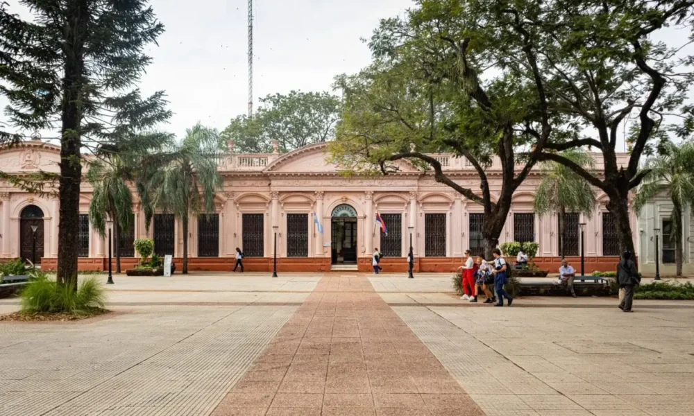 Passalacqua elimina niveles jerárquicos en casi todo el Ejecutivo provincial