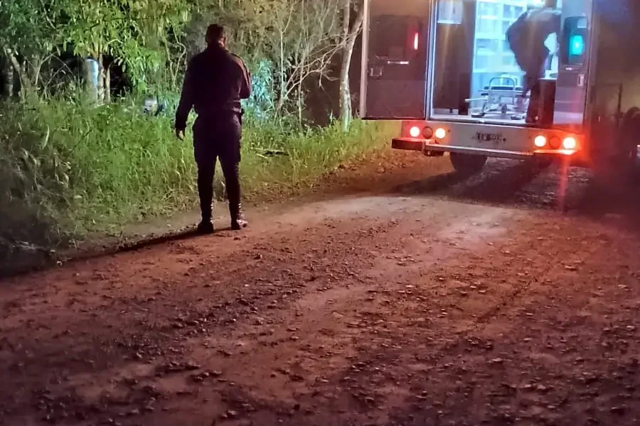 Murió un joven bombero tras despistar en moto en Dos de Mayo