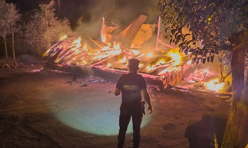 Tragedia en Dos de Mayo: una mujer murió en un incendio que destruyó su casa